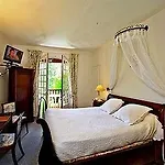 Hotel De L'etang Bleu Vieux-Mareuil