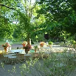 De L'etang Bleu 3*