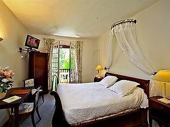 Hotel De L'étang Bleu Vieux-Mareuil