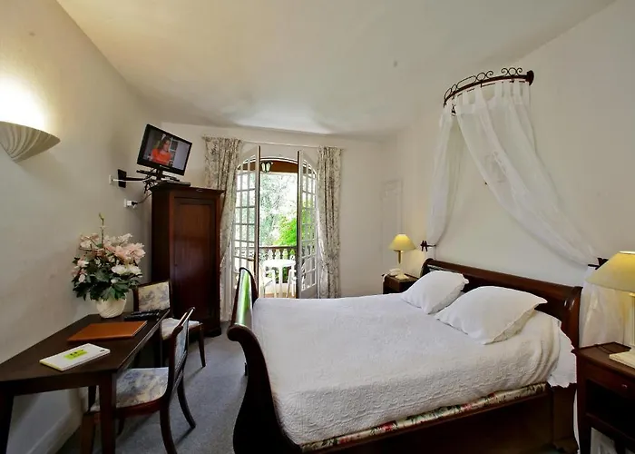 Hotel De L'étang Bleu Vieux-Mareuil